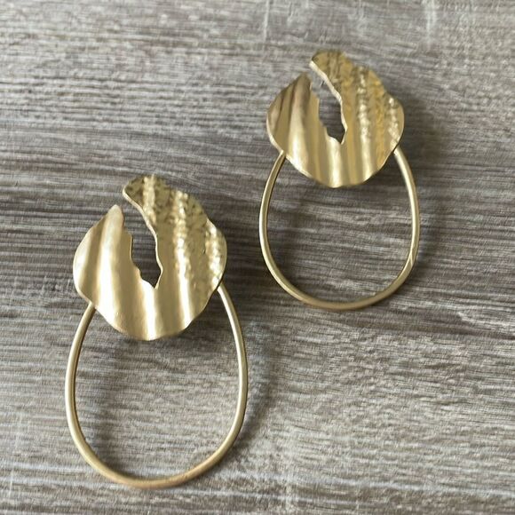 Zara Jewelry - Bohemian drop earrings N189
